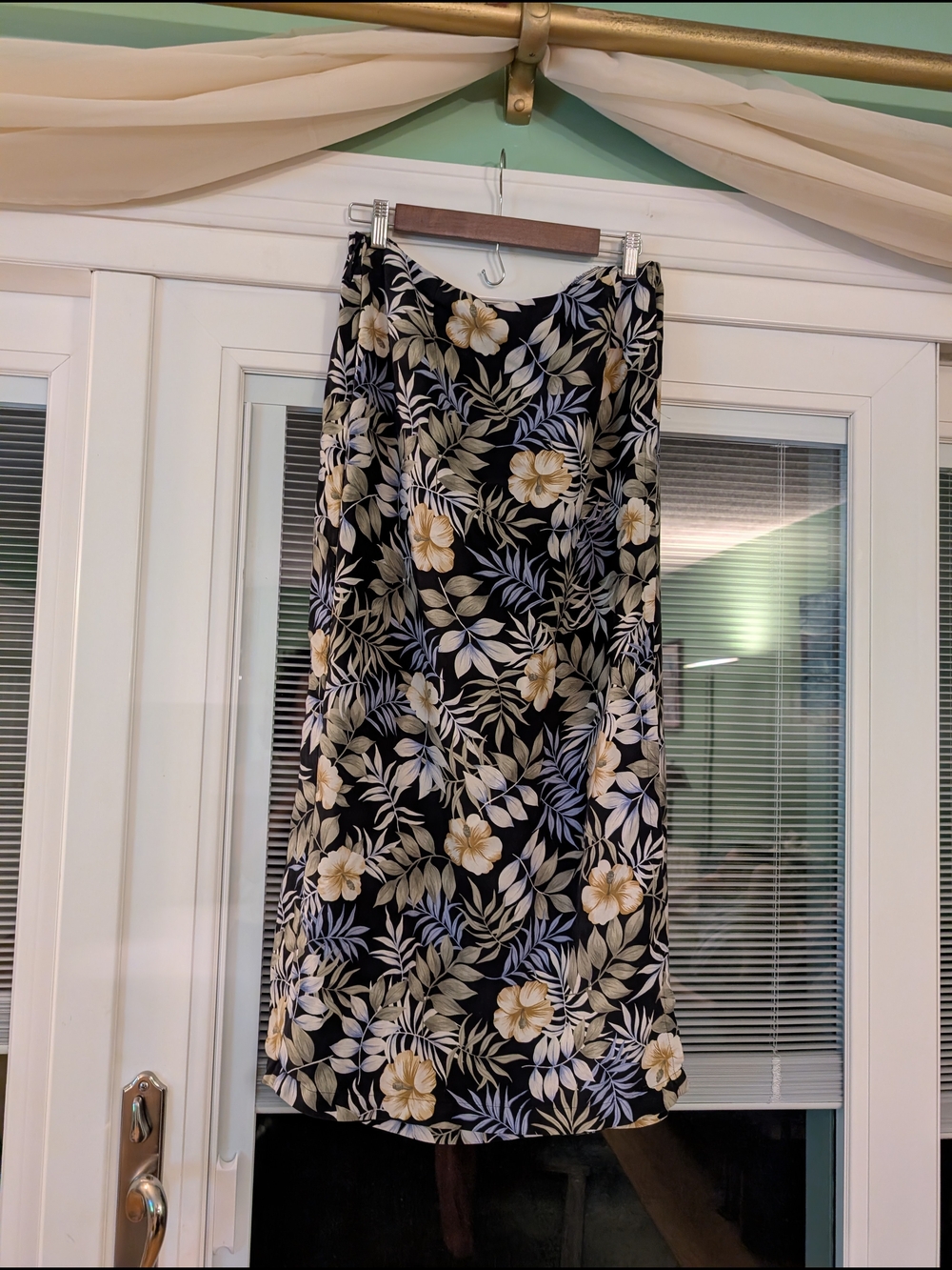 Coldwater Creek Black Floral Midi Skirt with Cream & Green Leaves
